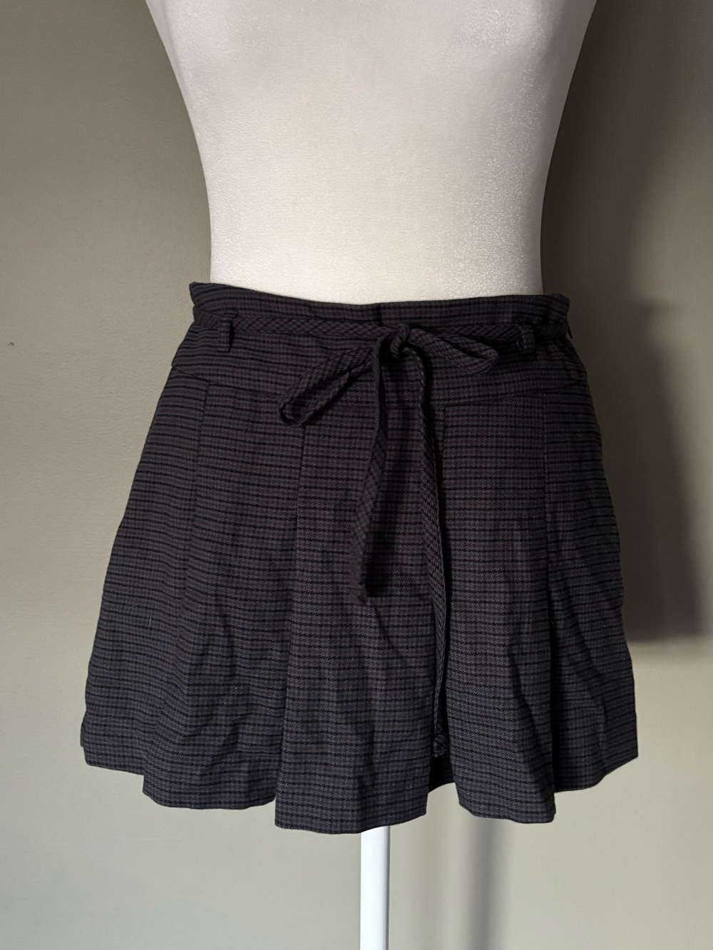 Hollister Plaid Skirt w Belt
